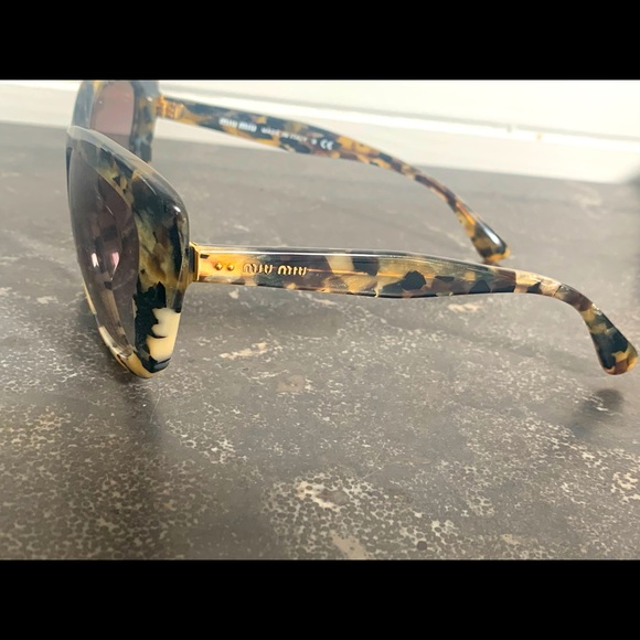 Miu Miu tortoiseshell sunglasses with dust bag and case - Picture 8 of 14